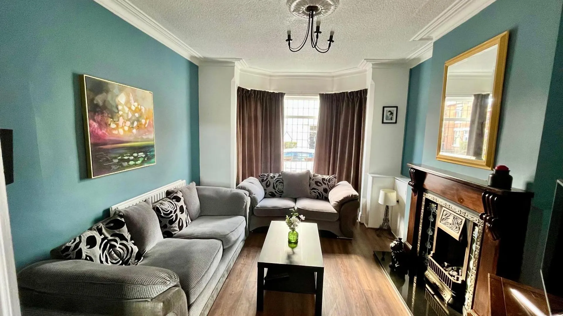 بيت للعطل Town House With Jacuzzi & Sauna نوتينغهام