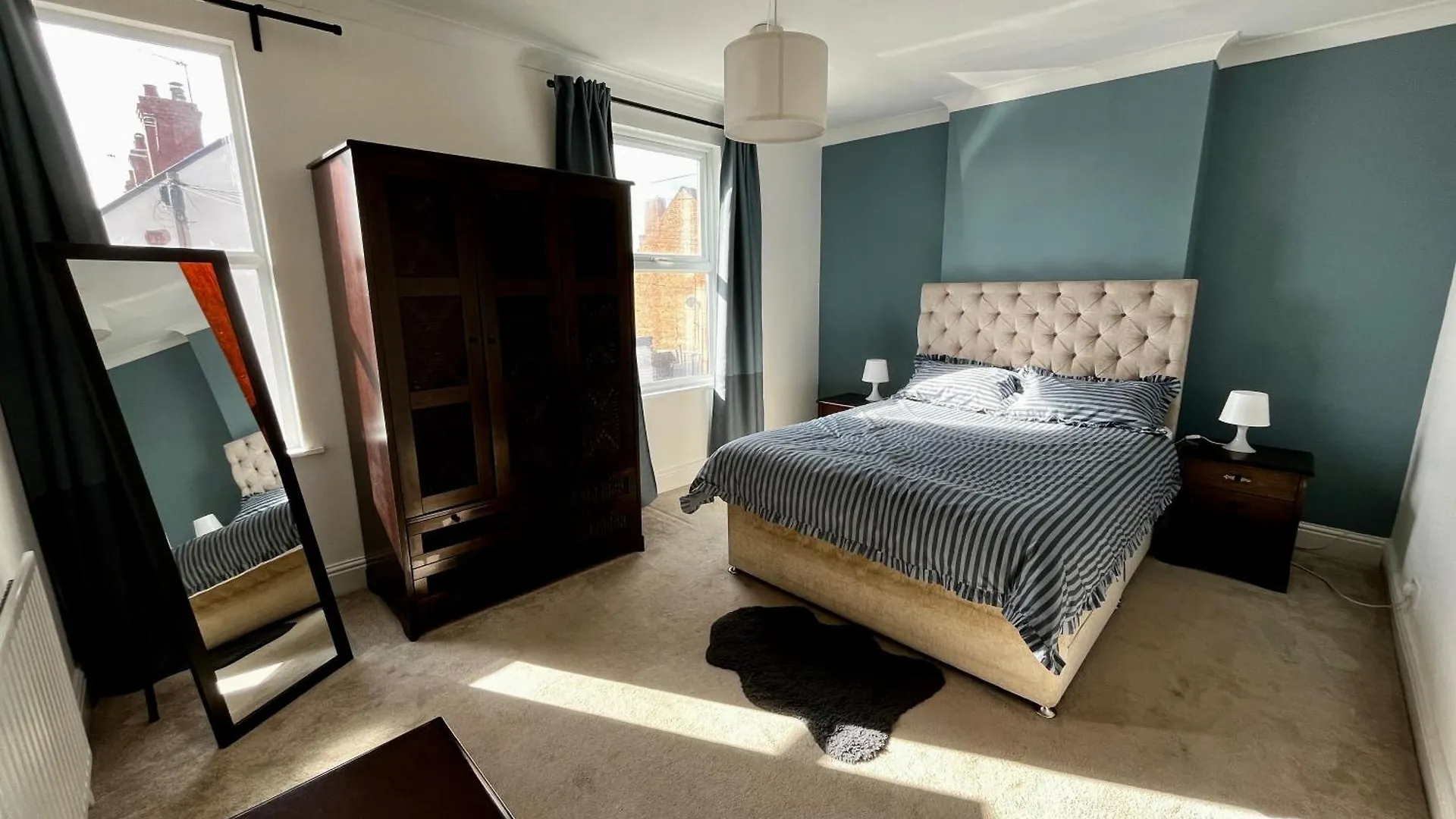 Town House With Jacuzzi & Sauna نوتينغهام بيت للعطل